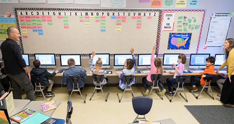 Technology Engages Students with Computers in Schools